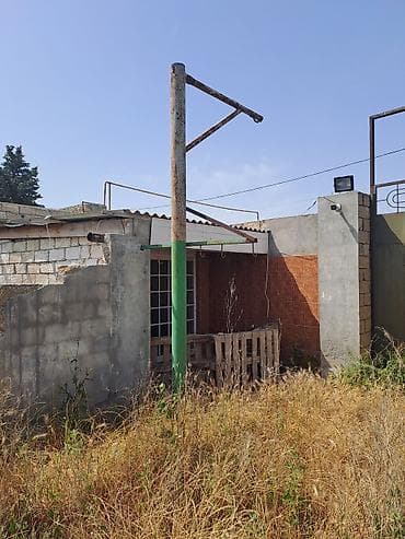 Heyvan kesimi ücün qalin demirden hazirlanmiş turba satilir