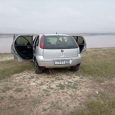 Opel Corsa C, 5 qapılı hetçbek, gümüşü rəng. - Sürətli və qənaətcil — 8