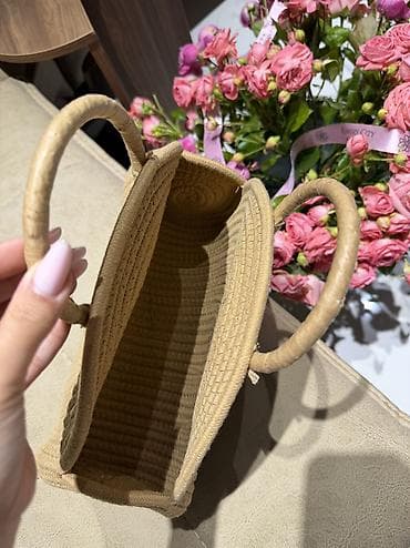 Аксессуары: Yaşıl mini çanta💚 Charles&Keith markasına aiddir içində kartlığıda — 9