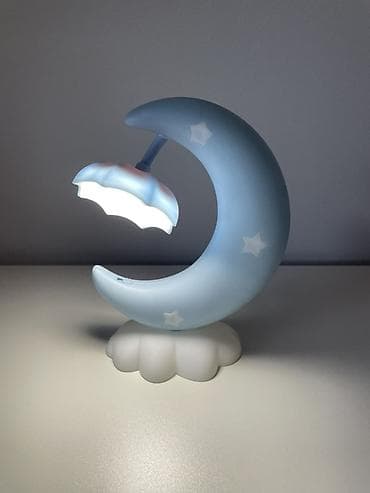 stolüstü işıq: Uşaq otağı üçün dekorativ LED gecə lampası - Dizayn: Ay fiqurlu — 1