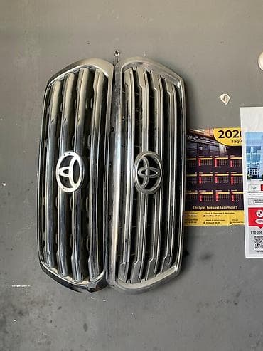 toyota aur: Toyota Land Cruiser J200 — 1