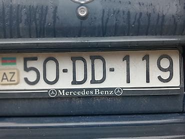 t 25 traktor: Mercedes-Benz nömrə nişanı çərçivəsi - Brend: Mercedes-Benz (loqolu) — 1