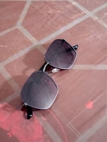 Gün eynəyi, Gucci, İşlənmiş