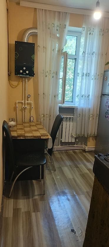 Kirayə mənzillər: Aydin memmedov 16 merkezi xesde xananin qarwisinda daw bina 5ci — 8