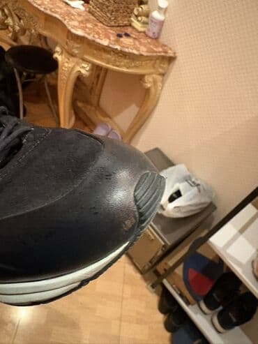 krasofka qiz ucun: Qara rəngli kişi idman ayaqqabısı - Material: üst hissə kombinə — 3