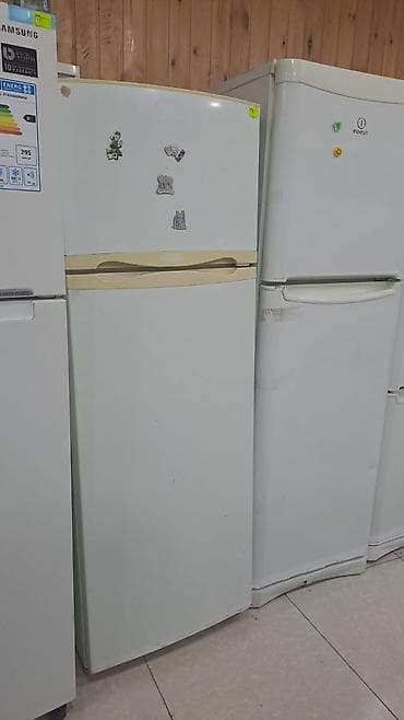 2 qapılı Indesit Soyuducu Satılır, rəng - Ağ