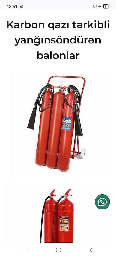 Qırmızı rəngdə, "AZ Fire Land" markalı tozlu yanğınsöndürmə balonu — 2