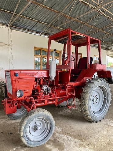İnkubatorlar: Traktor “Vladimirəts” (Belarus) – universal kənd təsərrüfatı traktoru — 2