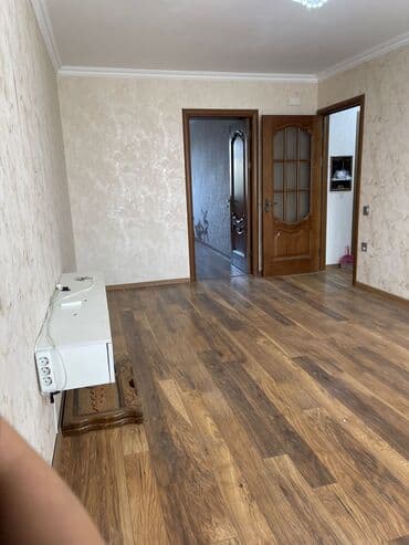 купить квартиру в баку азербайджан: Bakı, Neft Daşları qəs., 3 otaqlı, Köhnə tikili, m. Qara Qarayev, 65 kv. m — 13