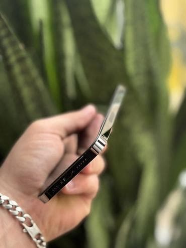 minik telefonlar: IPhone 12 Pro, Graphite — 4