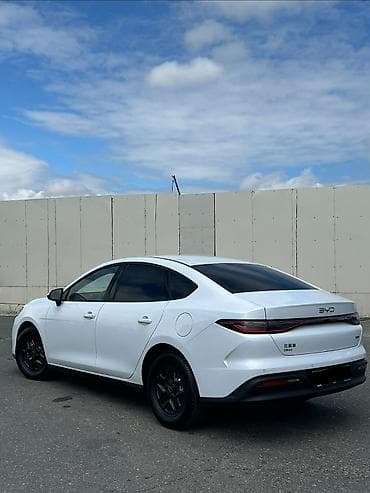 traktor satiwi: BYD Seal 05: 1.5 l | 2025 il 10 km — 2