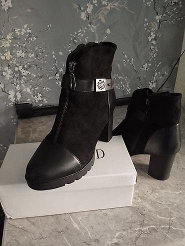 Сапоги: Qadın botları – qara rəng - Model: dabanı hündür, kvadrat formalı — 1