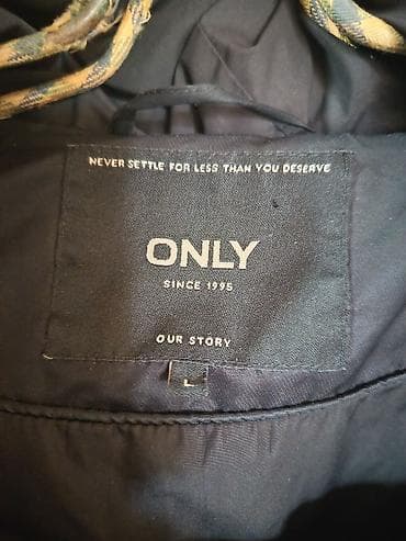 Птицы: Türkiyənin Kapüşonlu gödəkcə L-42,44 razmerə uyğun — 2