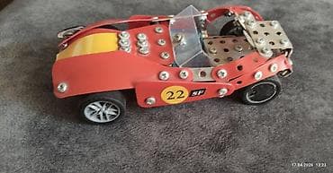 küpə: Hot Wheels yigilmis konstruktor masin modeli. - Metal konstruktordan — 5