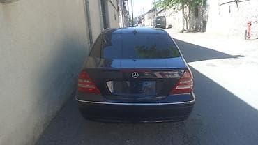 diffuser satisi: Mercedes-Benz 240: 2.4 l | 2000 il Sedan — 3