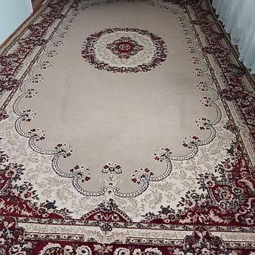 guldanlar: Xalça – klassik naxışlı, bej fonlu - Dizayn: Mərkəzdə medalyon — 1