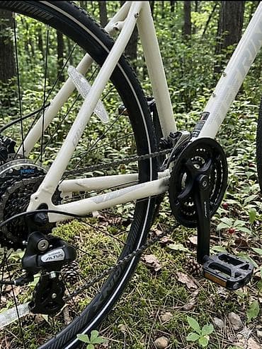 Gravel/şosse stili velosiped - Rəng: krem-ağ - Çərçivə: yüngül