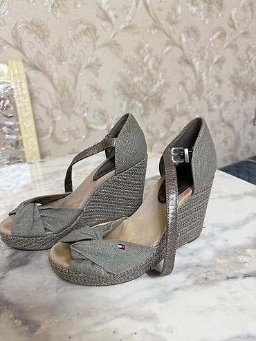 37: Tommy Hilfiger, Ölçü: 37, rəng - Boz, İşlənmiş — 1