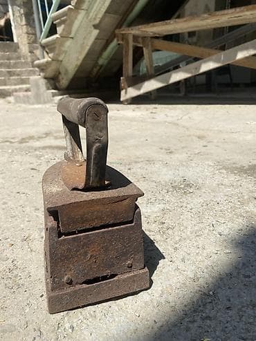 qedimi komod: Kömürlü qədim ütü - Material: tökmə dəmir korpus, taxta tutacaq - — 3