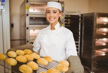 10 ilden artiq iş tecrubem var isle elaqedar whatsappda yazin