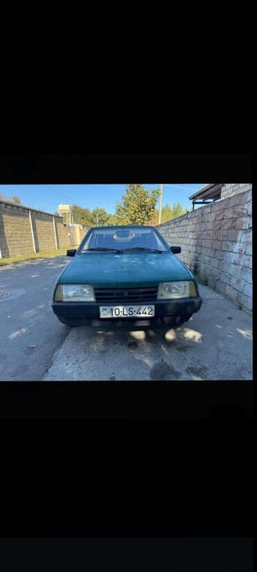 чехол для авто: Avtomobil: VAZ 2109 (hatchback), yaşıl rəng İl: 1999 Dövlət nömrə — 1
