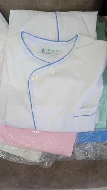 Tibbi xalat/halat üst geyimləri - Modellər: klassik düyməli tibbi