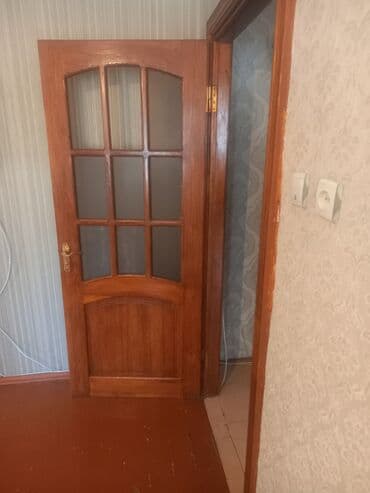 Bunker qapıları: 1 ədədi 60 azn Taxta şüşəli daxili qapı - Material: doğal ağac (rəngi — 2