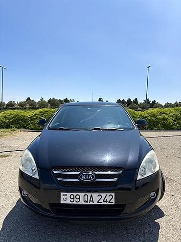 kara: Kia Ceed: 1.4 l | 2007 il Hetçbek — 2