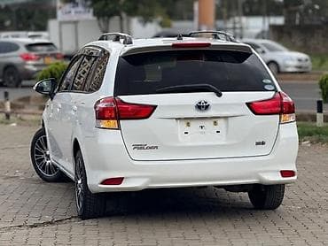 Продажа авто: Toyota Corolla: 1.6 л | 2017 г. Универсал — 2