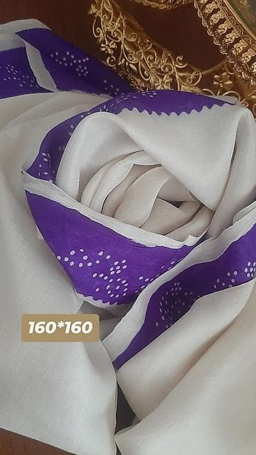 baş örtüsü: Bənövşəyi-ağ naxışlı qədimi təzə kələğayı - Ölçülər: 160×160 və — 1