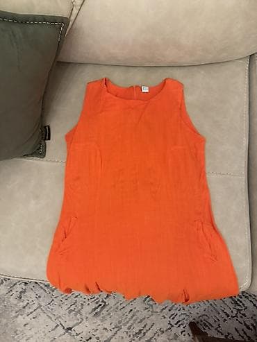 prada: Narıncı rəngli, qolsuz qadın paltarı. - Sadə, düz kəsim; dairəvi — 1