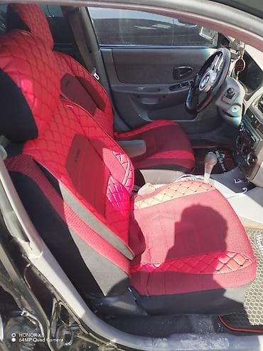 ij diski: Hyundai Accent sedan Xüsusiyyətlər: - Korpus: 4 qapılı sedan - Rəng — 8