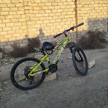 kirayə velosiped: Dağ tipli velosiped – uşaq/yeniyetmə ölçüsü - Rəng: parlaq neon-sarı — 2