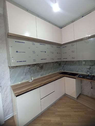 metbex şkaf: Ağ rəngdə və müasir üslubda hazırlanmış bu mətbəx mebel dəsti — 3