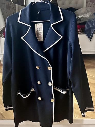 ağ kofta: - Kofta: qısaqollu, toxuma fakturalı, lacivərt-ağ qrafik naxışlı — 2