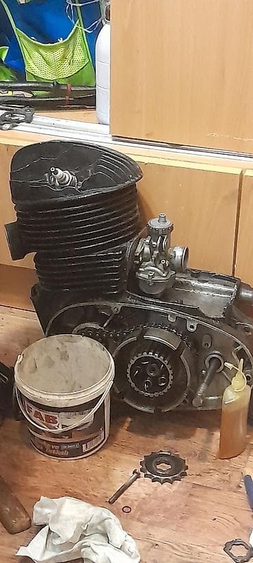 Motosiklet mühərriki və komplekt hissələr - Tip: Karbüratorlu, hava