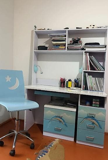 Usaq otağı üçün mebel dəsti. Şkaf 3 qapılı geniş ela vəziyyətdə Yazı