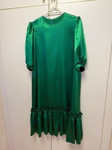 donlar 2022 instagram: Qadın geyimləri dəsti – 3 model 1) Zümrüd yaşıl atlas paltar - — 1