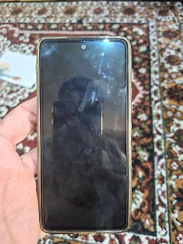 qulaqliq temiri: Məhsul: Smartfon (şüşə arxa və metal çərçivə) Təsvir: - Yanlardan — 6