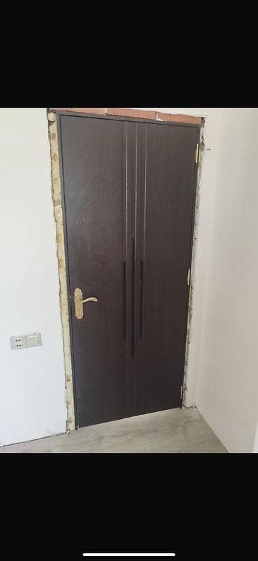 Məhəccərlər: Qonaq otağı üçün İşlənmiş Otaq qapısı Plintus ilə, Zəmanətsiz, Ünvandan götürmə — 1