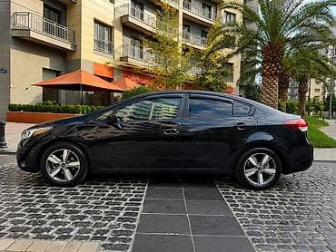 audi a7: Kia Forte: 2 l | 2017 il Sedan — 7