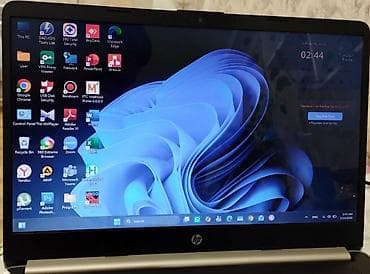 komputer windows 7: HP noutbuk 14-dq1xxx Xüsusiyyətlər: - Marka/model: HP (gümüşü korpus — 3