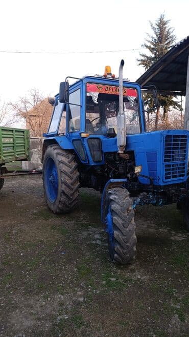 Кольца: Belarus MTZ seriyalı təkərli traktor Xüsusiyyətlər: - Rəng: mavi, tam — 1
