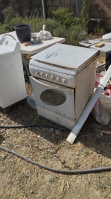 microdalgali soba: Mətbəx və yataq otağı üçün məişət əşyaları dəsti - Qaz sobası: 4 — 1
