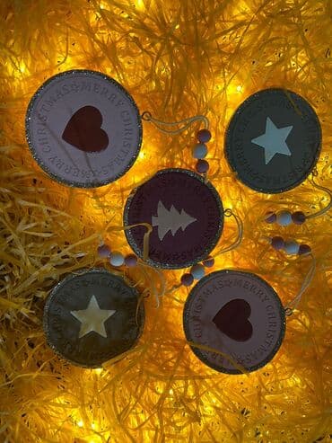 yolka ucuz: (5 ədəd) Mövsümi dekor – “Merry Christmas” yazılı asılqan bəzəklər — 2