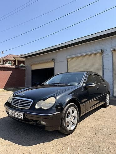 mercedes c190: Mercedes-Benz C-Class: 2.4 l | 2000 il Sedan — 2
