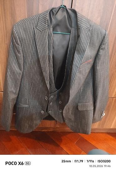 mini geyim: Kişi üçün üçlük kostyum dəsti – klassik pinstripe (nazik ağ zolaqlı) — 3