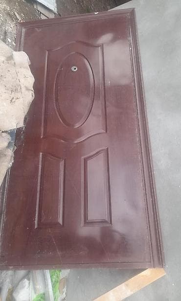 ucuz qiymete cilciraqlar satisi: Metall giriş qapısı - Material: polad gövdə, üzəri taxta teksturalı — 1