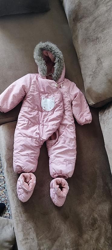 Beşiklər: Oğlan və qız üçün, İşlənmiş, Dördbucaq, Beşik, Dəst ilə, Matras ilə, Yellənmə mexanizm ilə — 7