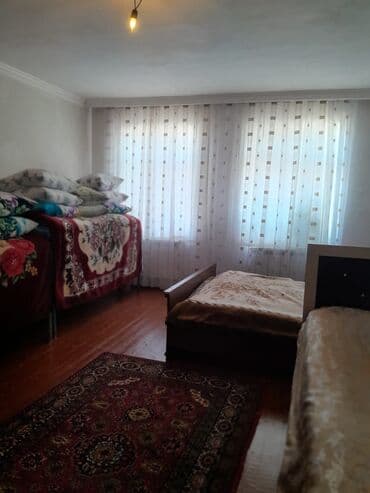 дом на колёсах: Şəhərətrafı ərazidə yerləşən, böyük həyət sahəsi olan tək mərtəbəli — 2